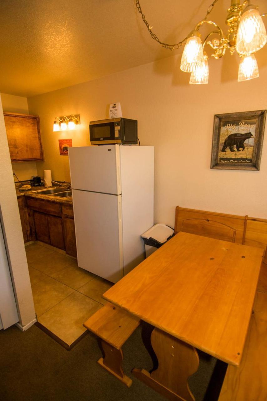 Hillcrest Suites & Cabins Big Bear Lake Bagian luar foto